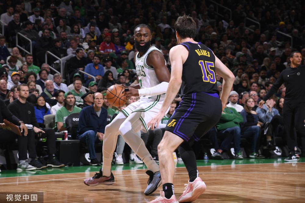 出了他们一 出了他们一