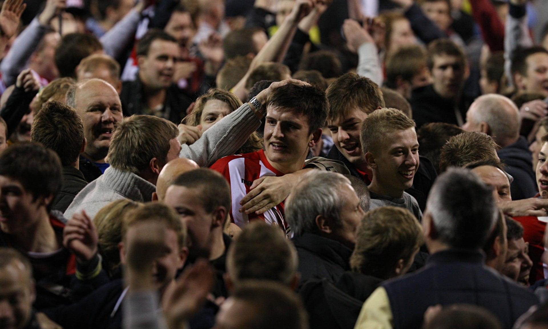 作为具有中 作为具有中